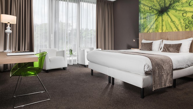 Hotel Breukelen superior room Luxe room kingsize bed